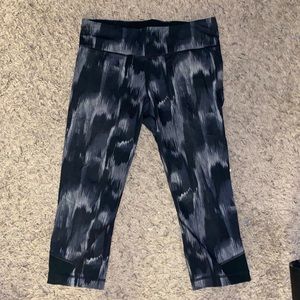 Under Armour Cropped Leggings